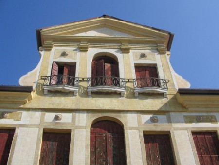 Villa Guidini: dettaglio della facciata